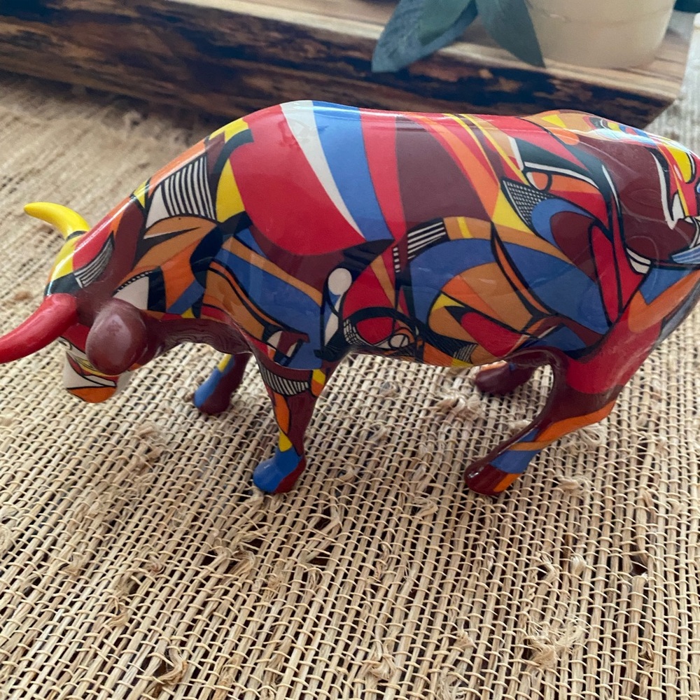 Cow Parade -Psychedelicowow - Medium ceramic retired.